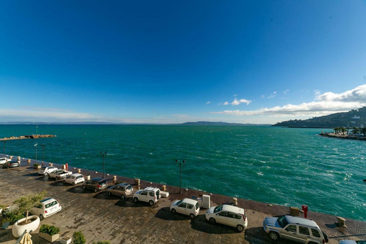 Molo 28 Beach Parking Ac بورتو سانتو ستيفانو المظهر الخارجي الصورة